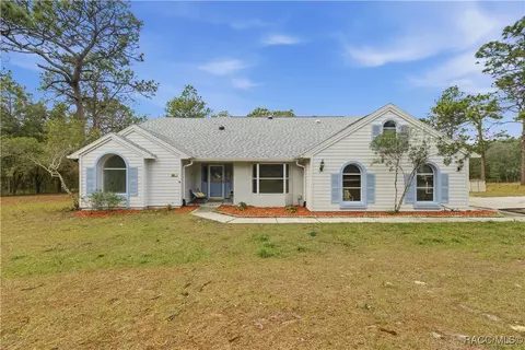 9600 N Holyoak Ter, Dunnellon, FL 34433