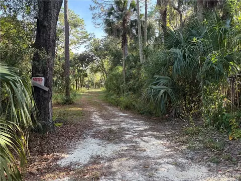1751 S Palm Ave, Homosassa, FL 34448
