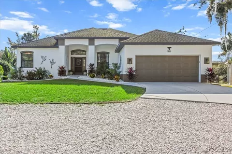 1055 N Crescent Dr, Crystal River, FL 34429