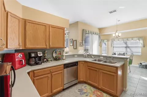 Kitchen - 3542 N Chandler Dr, Hernando, FL 34442 photo 2 of 2