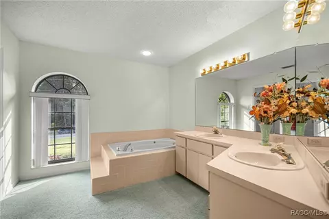Bath - 631 E Liberty St, Hernando, FL 34442 photo 1 of 4