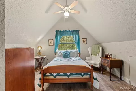 Bedroom - 154 SE Hammock Rd, Inglis, FL 34449 photo 5 of 6