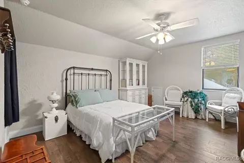 Bedroom - 154 SE Hammock Rd, Inglis, FL 34449 photo 6 of 6