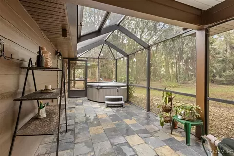 Exterior - 154 SE Hammock Rd, Inglis, FL 34449 photo 5 of 10