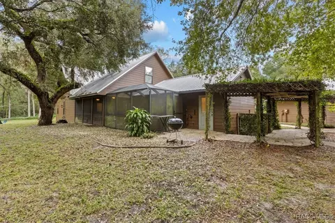 Exterior - 154 SE Hammock Rd, Inglis, FL 34449 photo 7 of 10