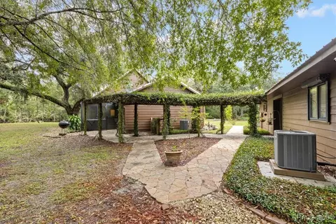 Exterior - 154 SE Hammock Rd, Inglis, FL 34449 photo 8 of 10