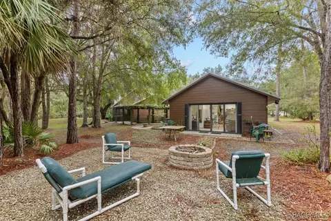 Exterior - 154 SE Hammock Rd, Inglis, FL 34449 photo 9 of 10