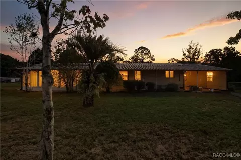 939 N Crystal Crest Ter, Crystal River, FL 34429