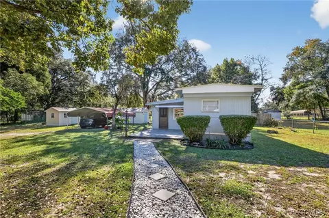 10438 SE 130th Pl, Ocklawaha, FL 32179