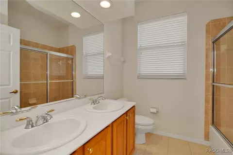 Bath - 83 W Mickey Mantle Path, Hernando, FL 34442 photo 4 of 4