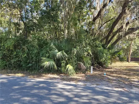 835 N Gardenview Ter, Crystal River, FL 34429