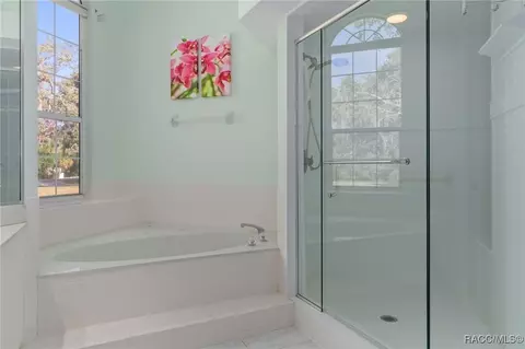 Bath - 272 W Massachusetts St, Hernando, FL 34442 photo 2 of 4