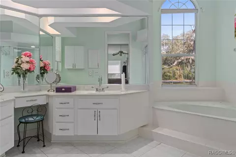 Bath - 272 W Massachusetts St, Hernando, FL 34442 photo 1 of 4