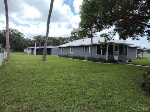Exterior - 119 Risher Ave, Inglis, FL 34449 photo 2 of 4