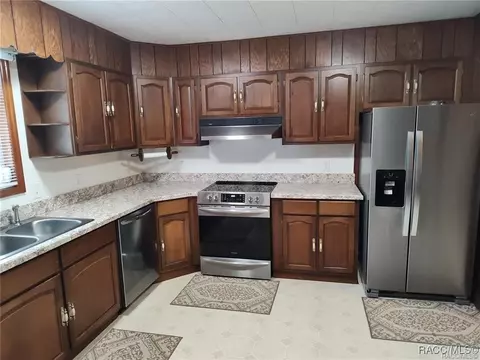 Kitchen - 119 Risher Ave, Inglis, FL 34449 photo 1 of 3