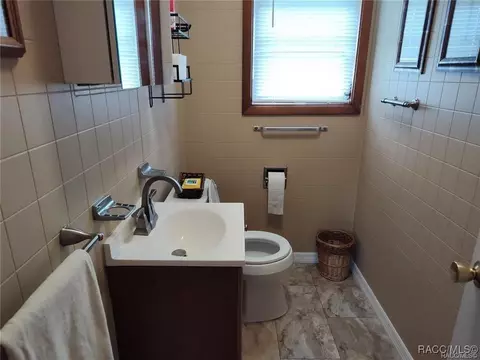 Bath - 119 Risher Ave, Inglis, FL 34449 photo 2 of 2