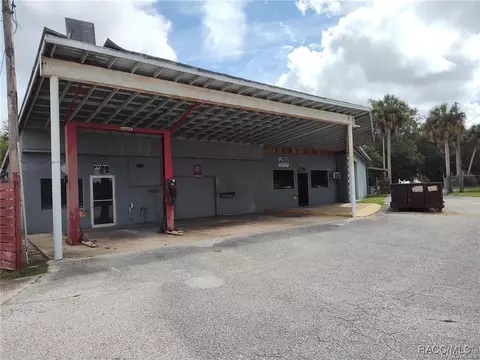 Exterior - 119 Risher Ave, Inglis, FL 34449 photo 3 of 4