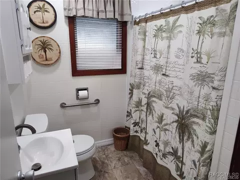 Bath - 119 Risher Ave, Inglis, FL 34449 photo 1 of 2