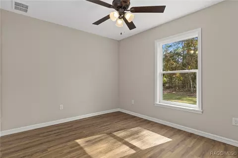 Bedroom - 922 E Hobart Ln, Hernando, FL 34442 photo 2 of 3