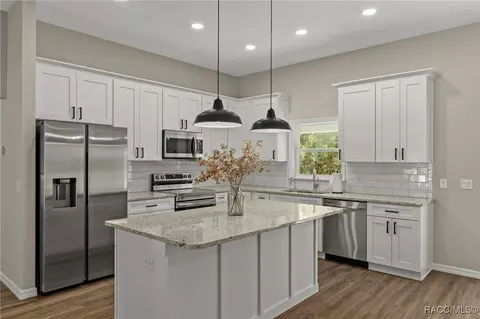 Kitchen - 922 E Hobart Ln, Hernando, FL 34442 photo 3 of 3