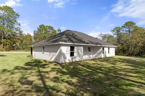 Exterior - 922 E Hobart Ln, Hernando, FL 34442 photo 5 of 7