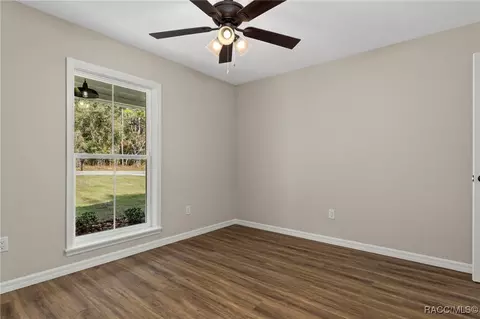 Bedroom - 922 E Hobart Ln, Hernando, FL 34442 photo 3 of 3