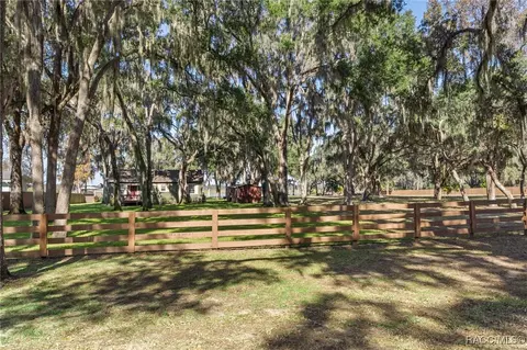 6185 W Riverbend Rd, Dunnellon, FL 34433