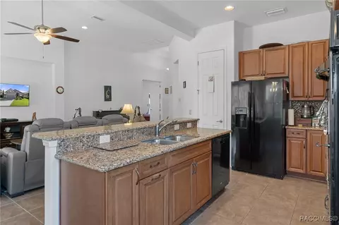Kitchen - 1454 W Laurel Glen Path, Hernando, FL 34442 photo 3 of 4