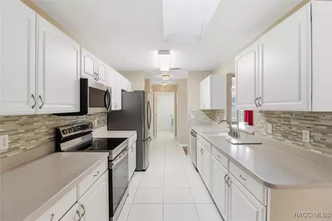 Kitchen - 2936 N Kittery Pt, Hernando, FL 34442 photo 2 of 3