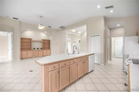 Kitchen - 51 W Doerr Path, Hernando, FL 34442 photo 2 of 3