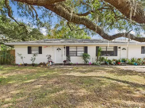9425 W Milwaukee Ct, Crystal River, FL 34428