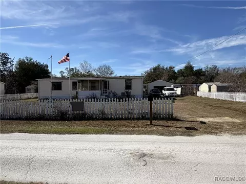 8156 N Princess Ave, Dunnellon, FL 34433