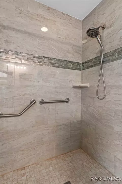 Bath - 3773 E Lake Todd Dr, Hernando, FL 34442 photo 3 of 5