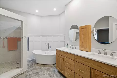 Bath - 1200 N Annapolis Ave, Hernando, FL 34442 photo 2 of 5