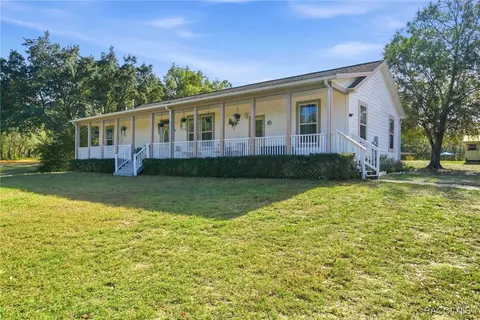 7724 W Sunmar Sample Ln, Dunnellon, FL 34433
