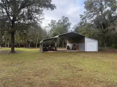 204 Vicki St, Inglis, FL 34449 photo 3