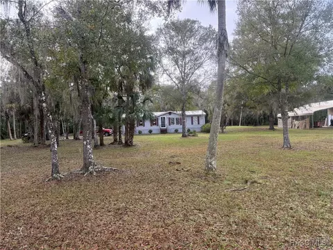 204 Vicki St, Inglis, FL 34449 photo 4