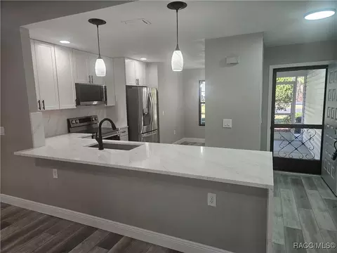 Kitchen - 2320 N Hendry Pt, Hernando, FL 34442 photo 2 of 2