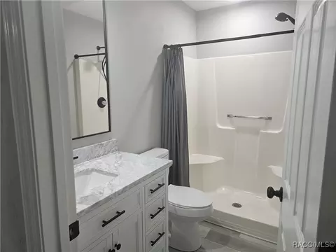 Bath - 2320 N Hendry Pt, Hernando, FL 34442 photo 1 of 4