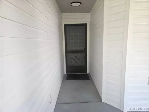 Entry Way - 2320 N Hendry Pt, Hernando, FL 34442 photo 1 of 2