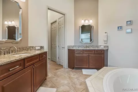 Bath - 1547 N Eagle Ridge Path, Hernando, FL 34442 photo 2 of 4