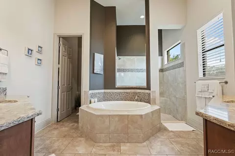 Bath - 1547 N Eagle Ridge Path, Hernando, FL 34442 photo 1 of 4
