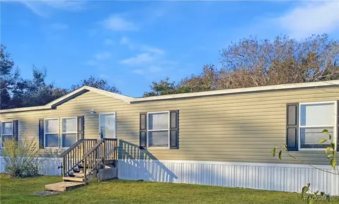 9807 Tom St, Hudson, FL 34669