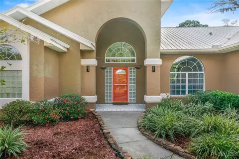 7802 W Golf Club St, Crystal River, FL 34429