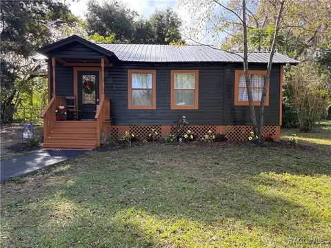 601 W Dampier St, Inverness, FL 34450