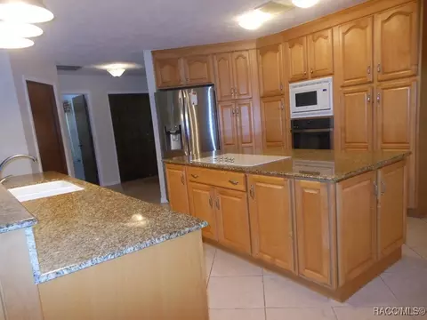 Kitchen - 439 E Reehill St, Lecanto, FL 34461 photo 2 of 2
