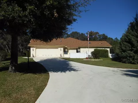 Exterior - 439 E Reehill St, Lecanto, FL 34461 photo 2 of 16