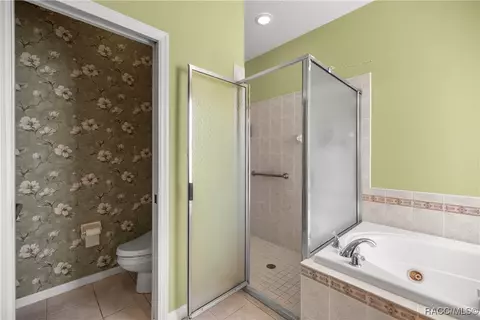 Bath - 389 W Doerr Path, Hernando, FL 34442 photo 2 of 4