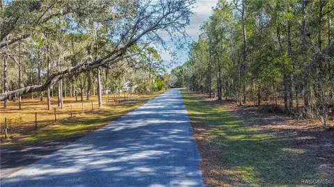 3418 E Shands Ct, Inverness, FL 34452 photo 2