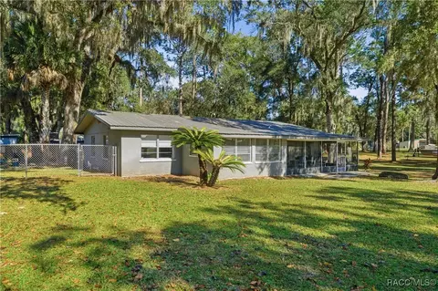 9791 W Cedar St, Crystal River, FL 34428